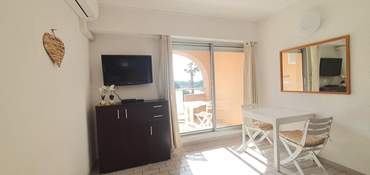 Ferienwohnung L'Etoile Sous Les Pins - La Loge Hyères Exterior foto